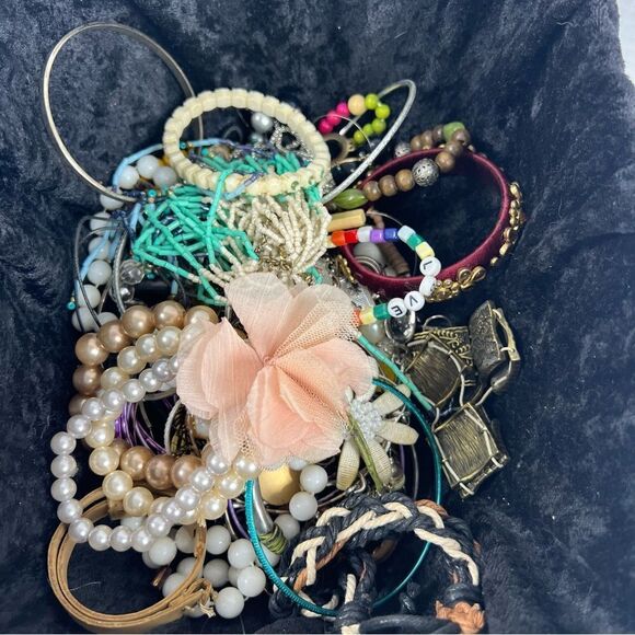 Crafters jewelry and junk drawer 5lbs vintage to current 5 pound scoop - Picture 11 of 15